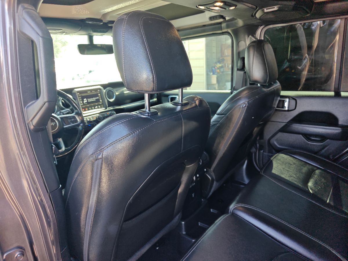 Jeep Wrangler photo 19