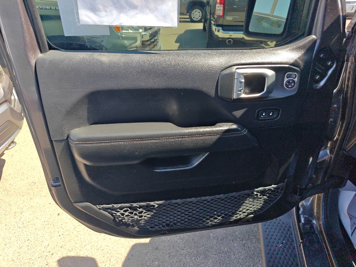 Jeep Wrangler photo 22