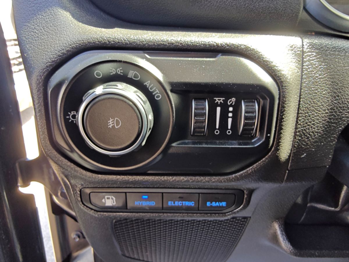 Jeep Wrangler photo 25