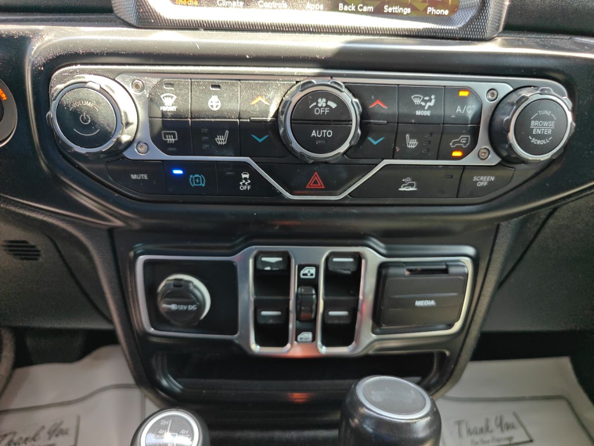 Jeep Wrangler photo 31