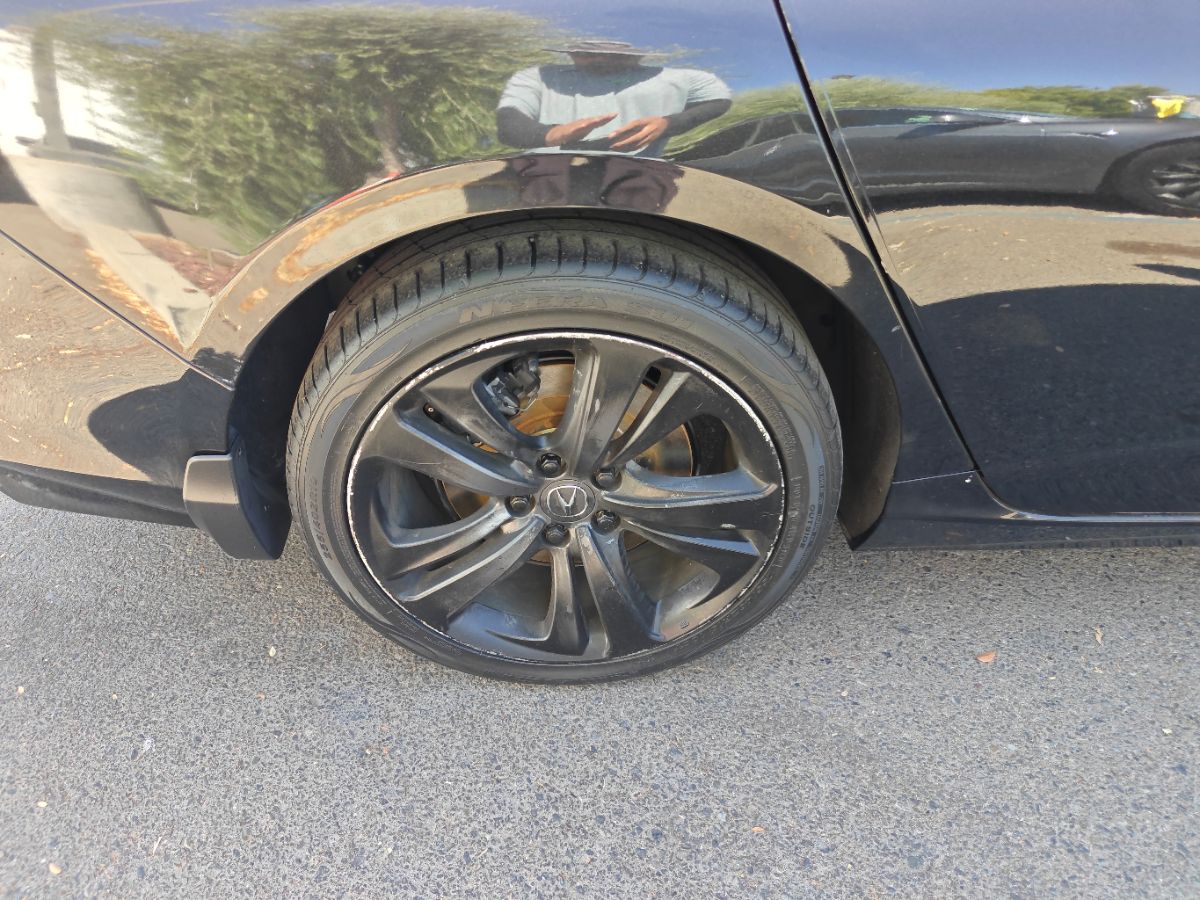 Acura TLX photo 9