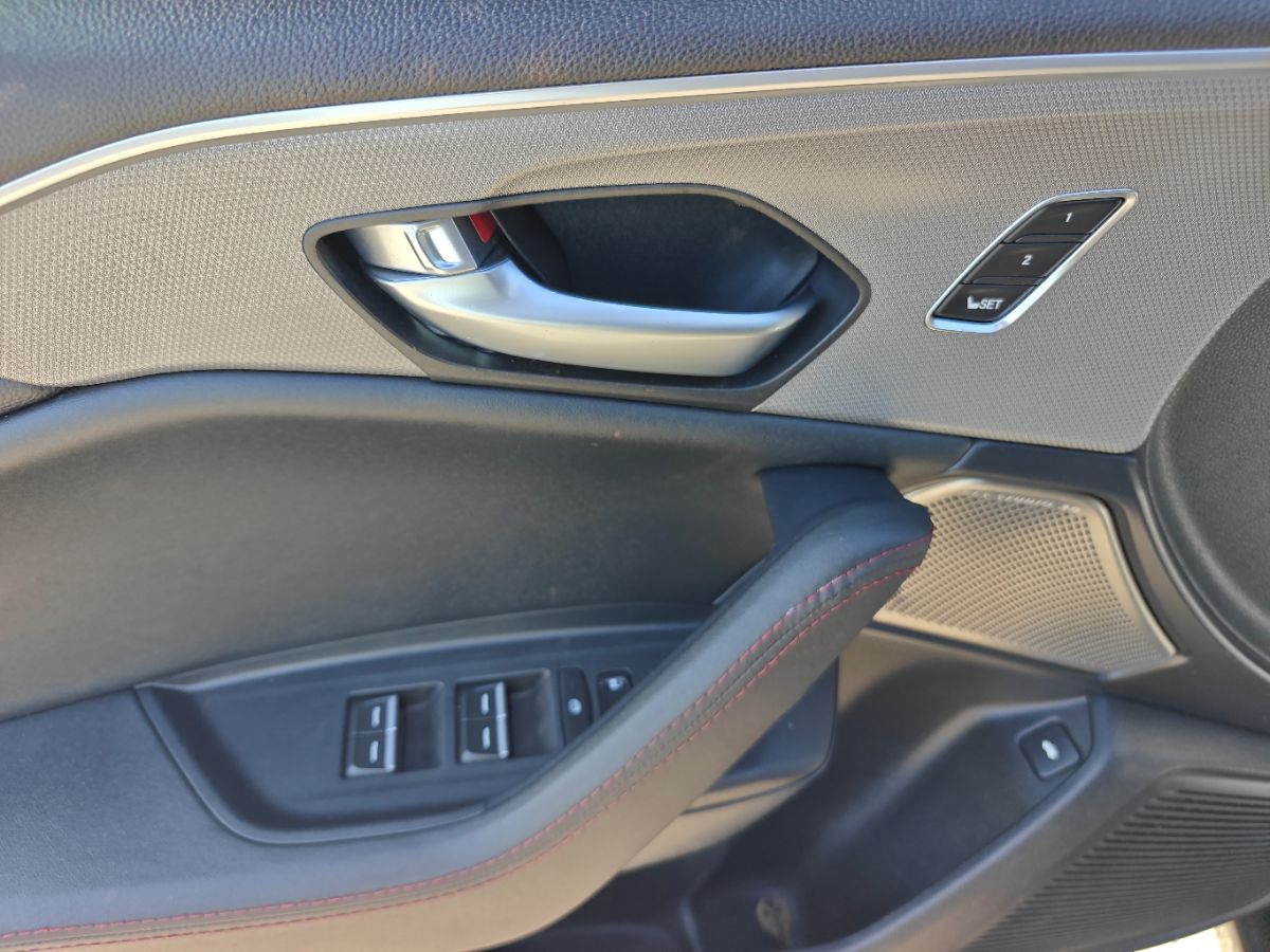 Acura TLX photo 22