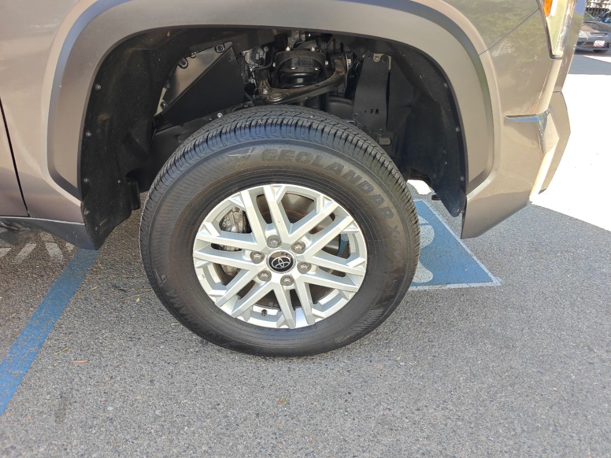 Toyota Tundra photo 8