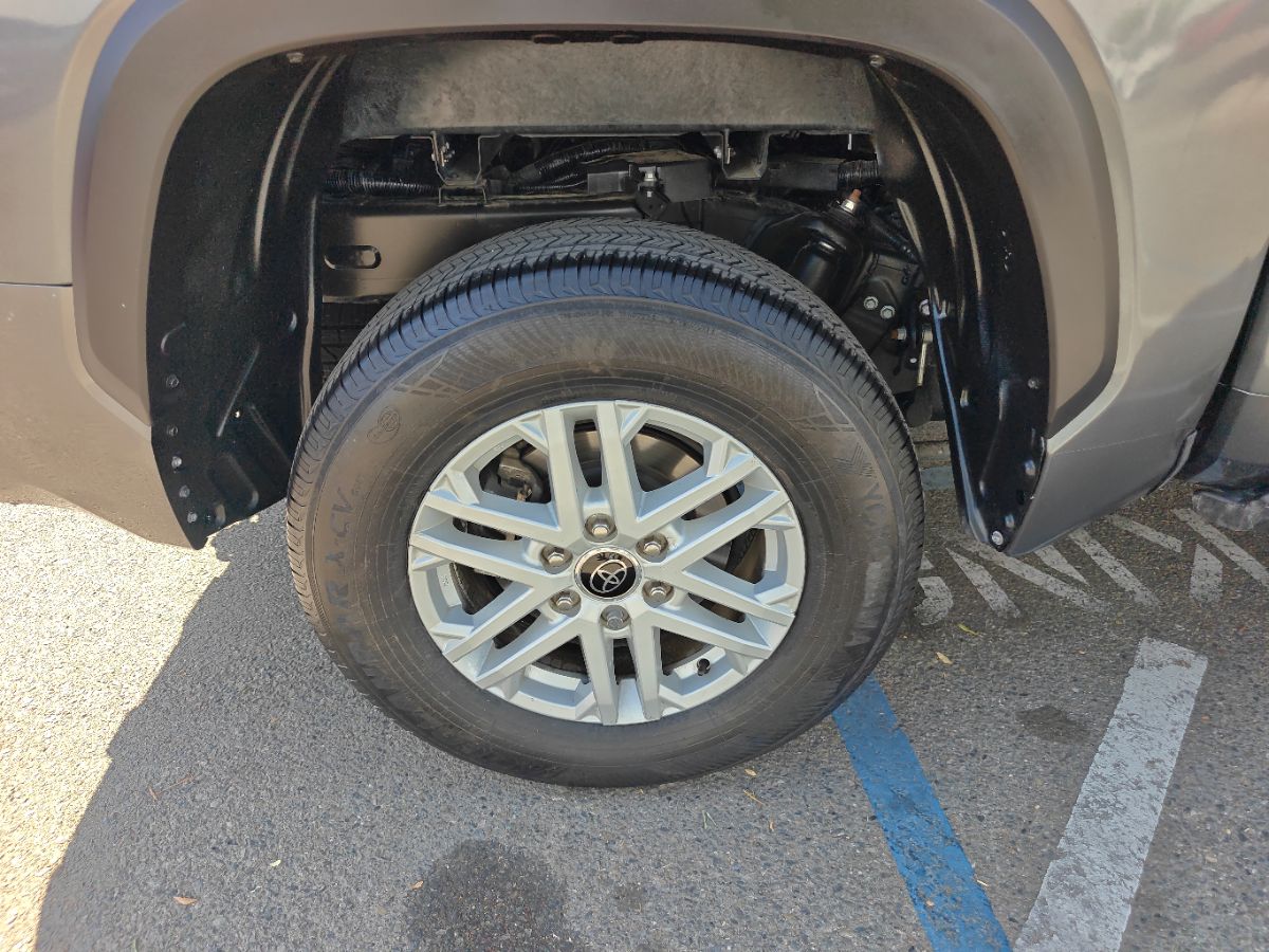 Toyota Tundra photo 9