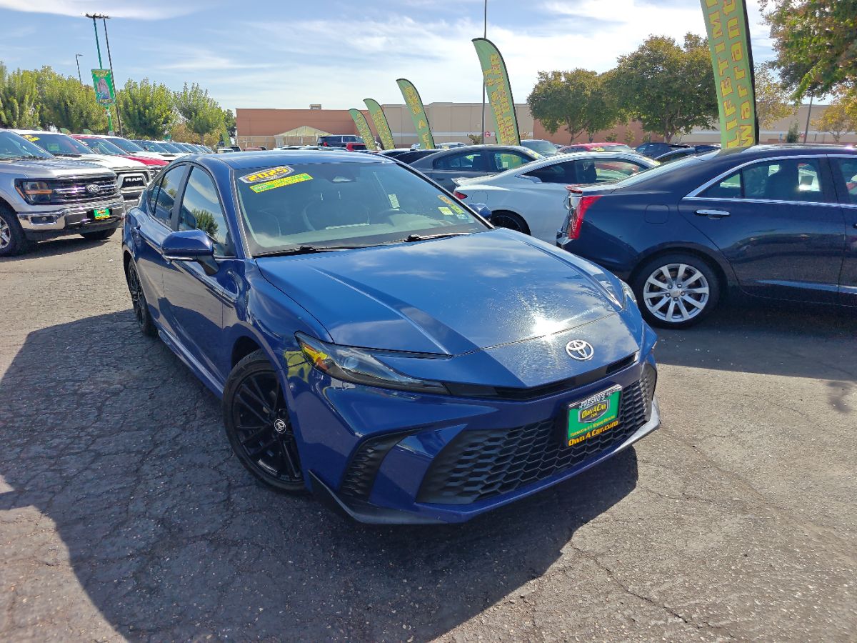 Toyota Camry photo 3