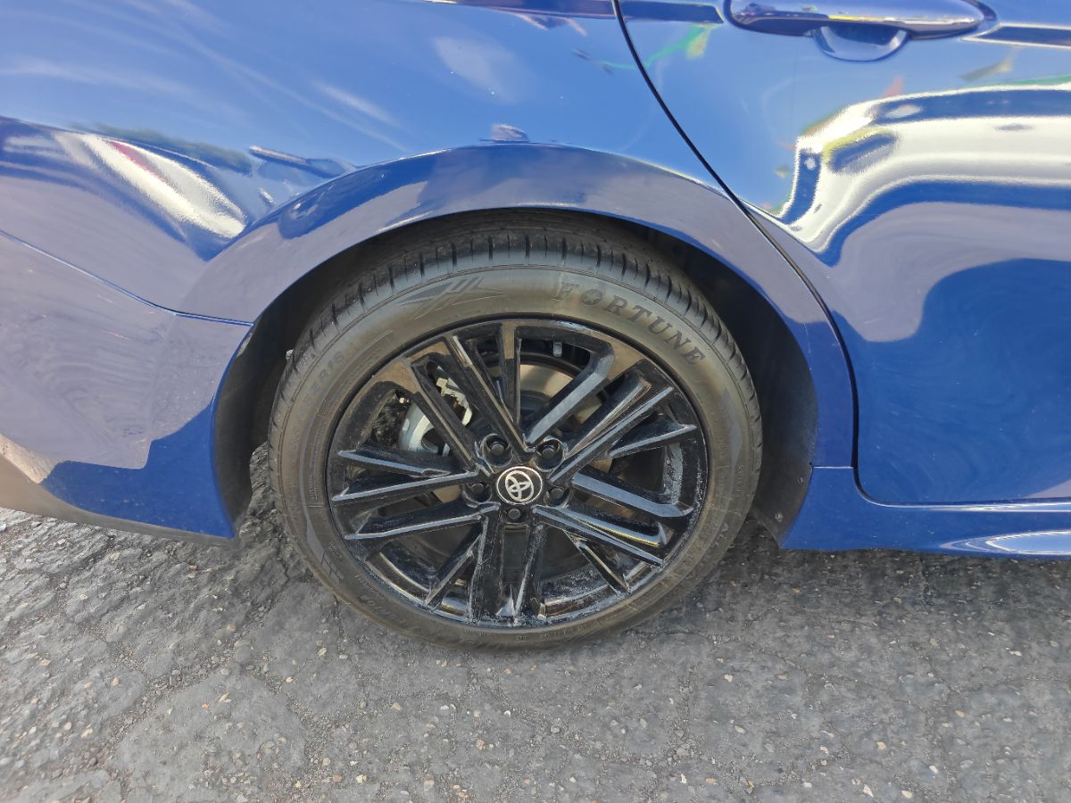 Toyota Camry photo 9