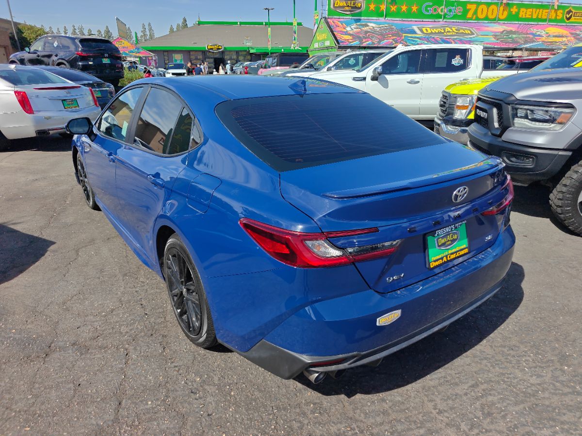Toyota Camry photo 12