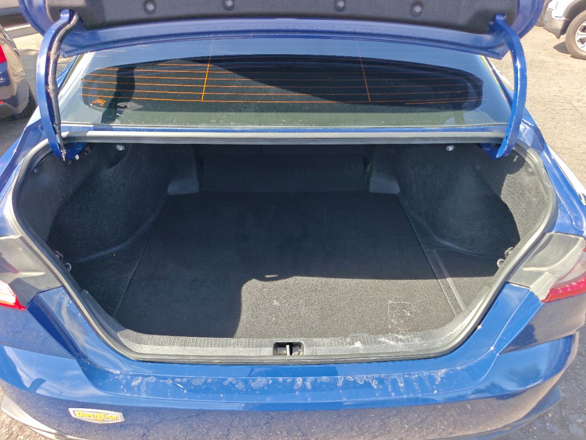 Toyota Camry photo 14