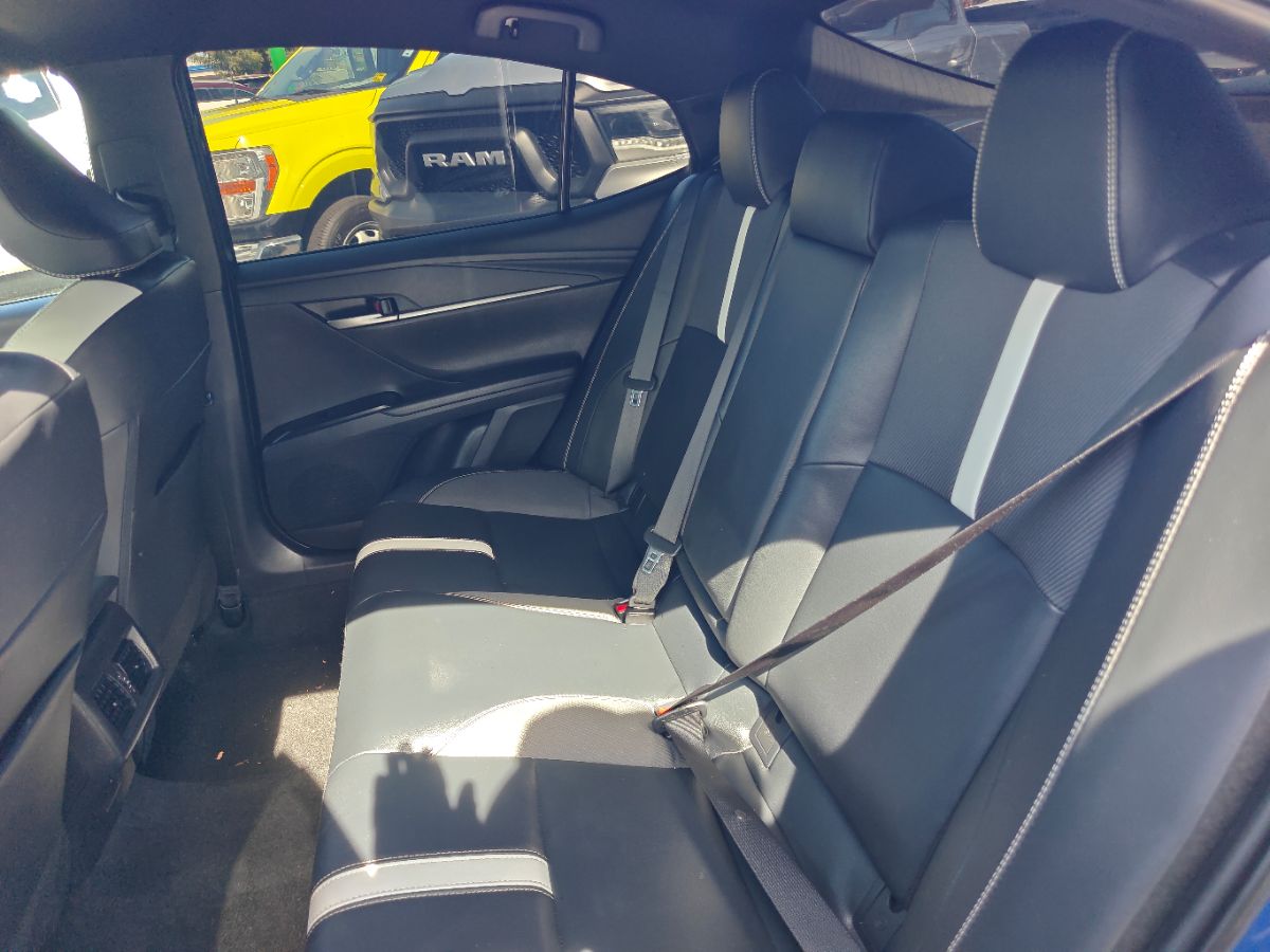 Toyota Camry photo 17