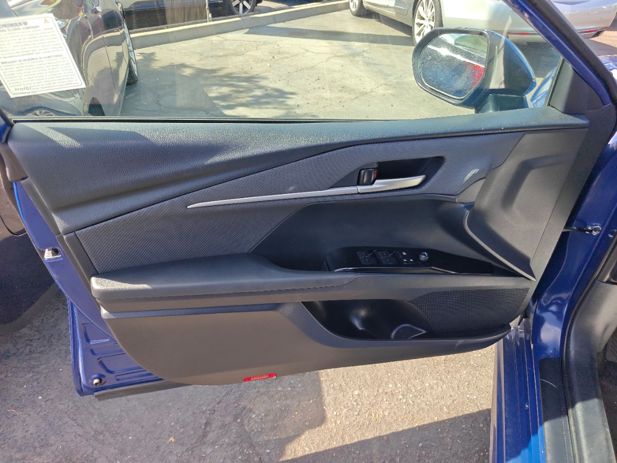 Toyota Camry photo 21