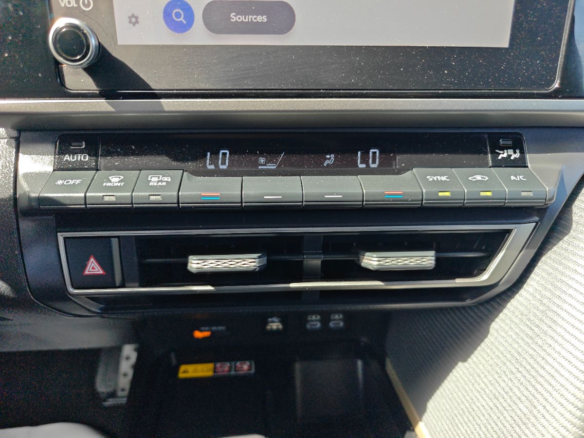 Toyota Camry photo 29