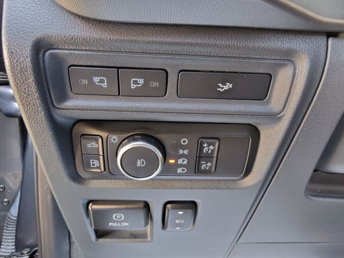 Ford F-150 photo 28