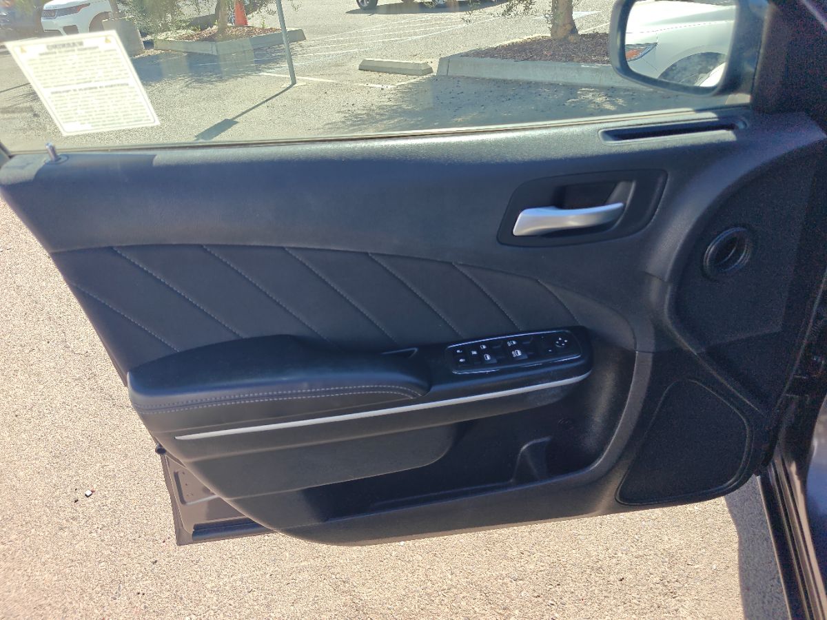 Dodge Charger photo 21