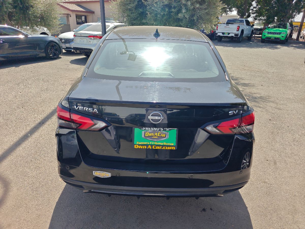 Nissan Versa photo 11