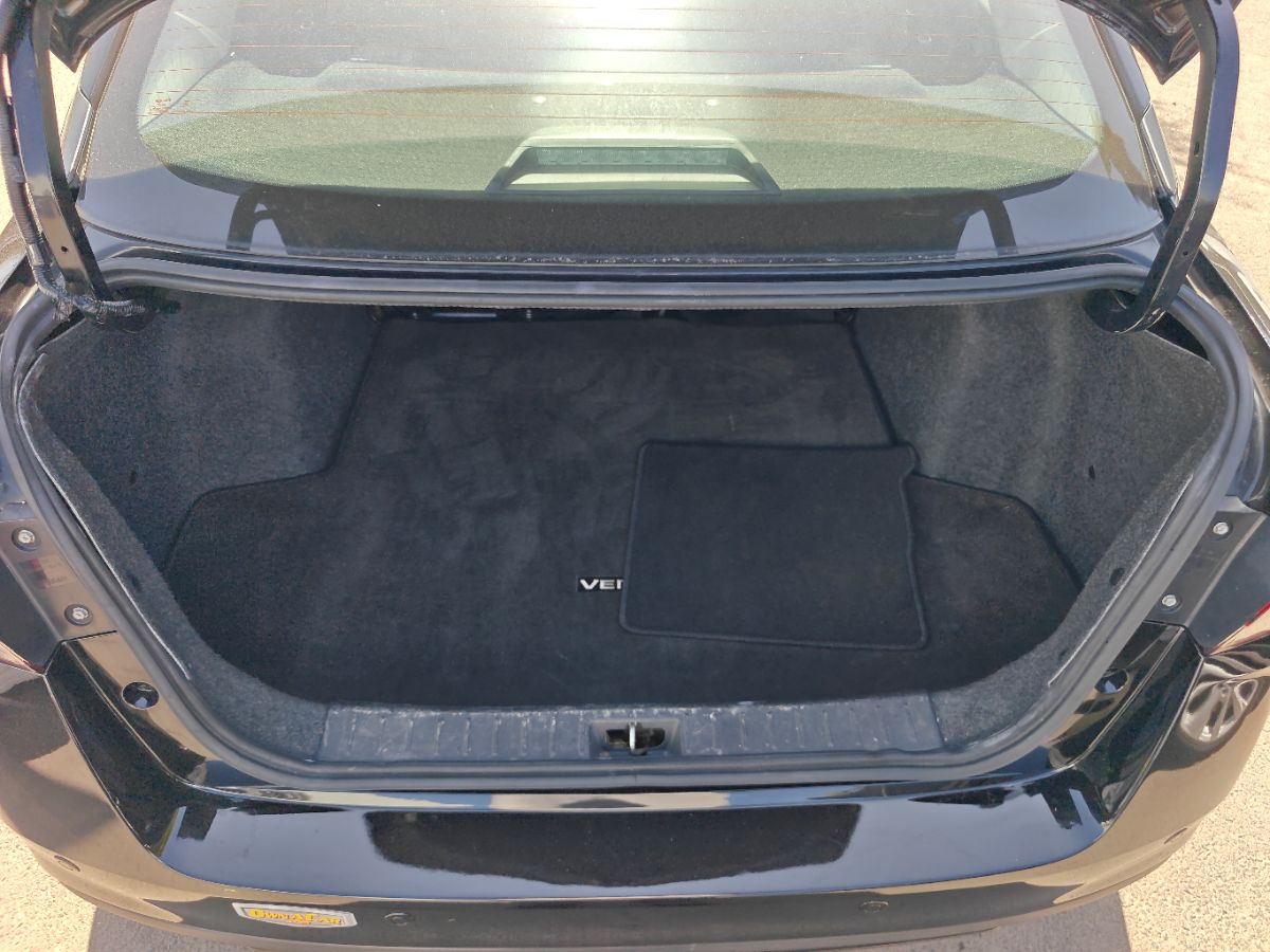 Nissan Versa photo 14