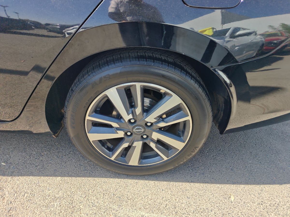 Nissan Versa photo 15