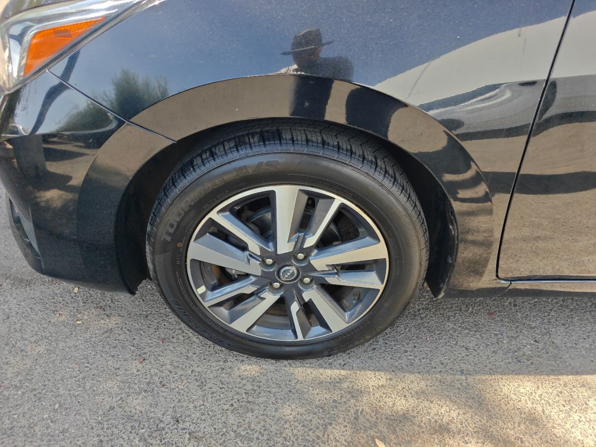 Nissan Versa photo 16