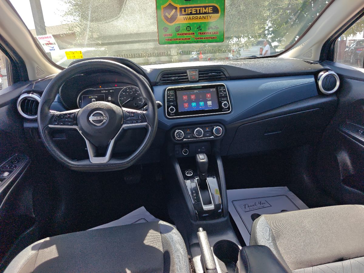 Nissan Versa photo 19