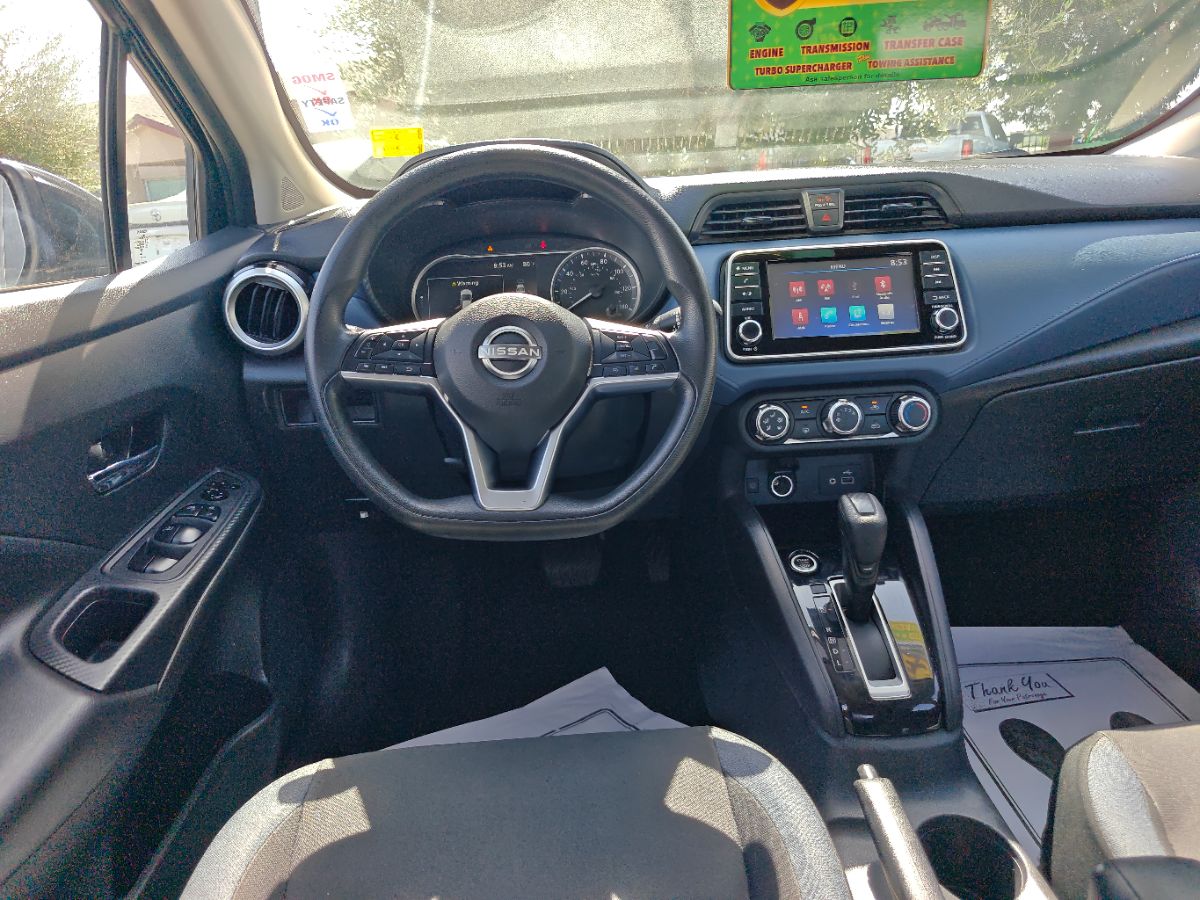 Nissan Versa photo 20