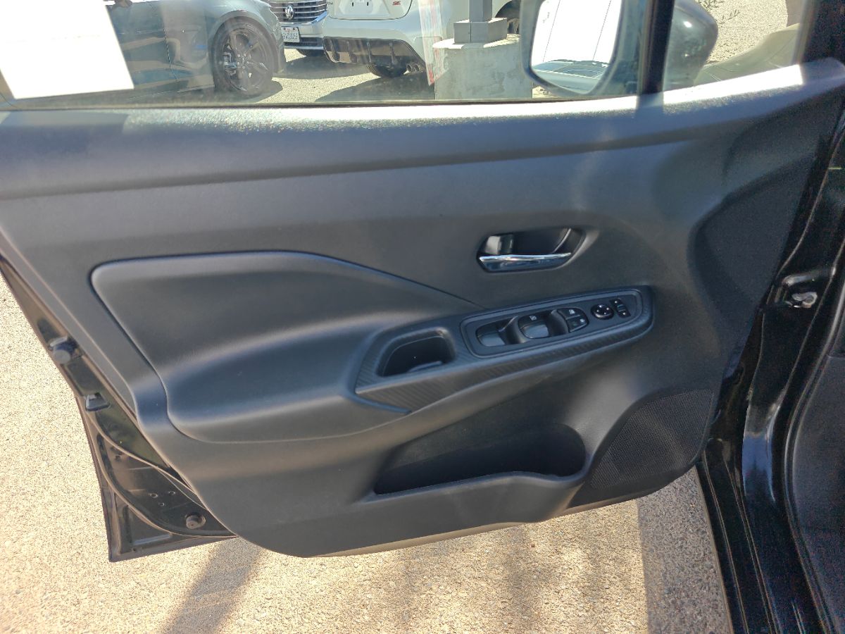 Nissan Versa photo 21