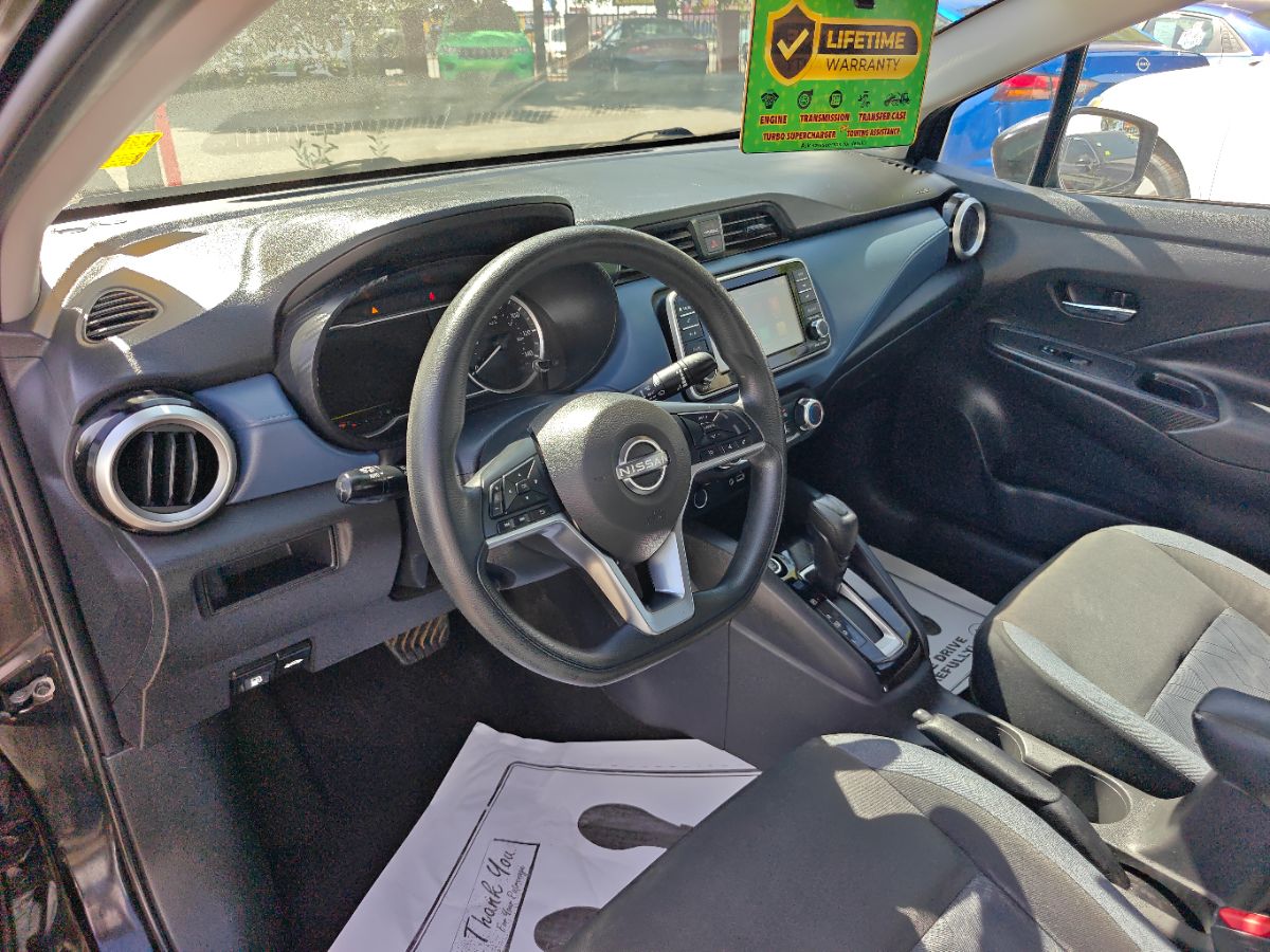 Nissan Versa photo 23
