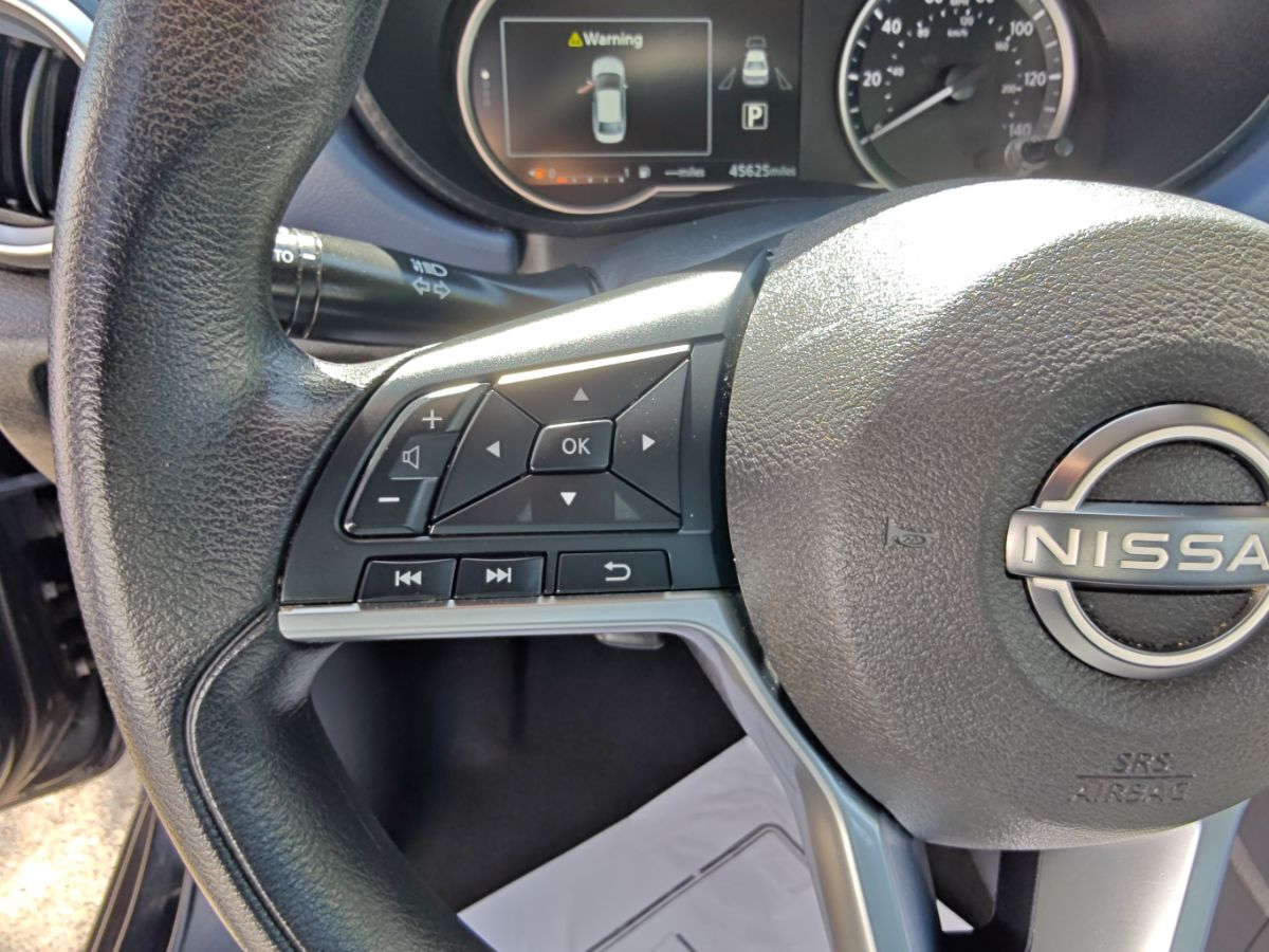 Nissan Versa photo 24