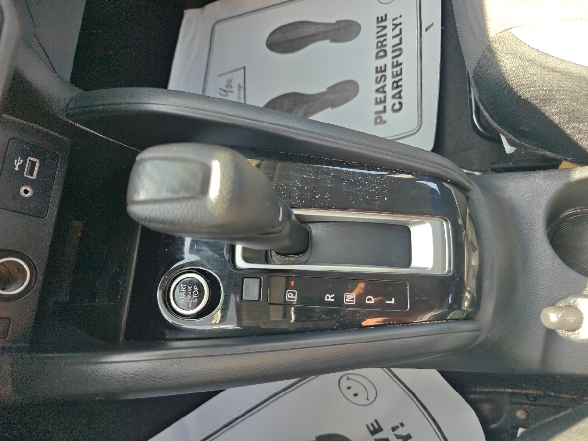 Nissan Versa photo 30