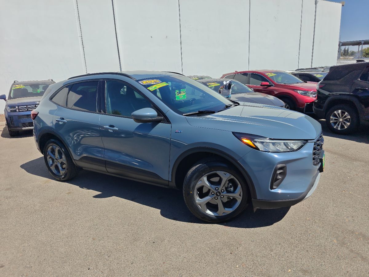 Ford Escape photo 2