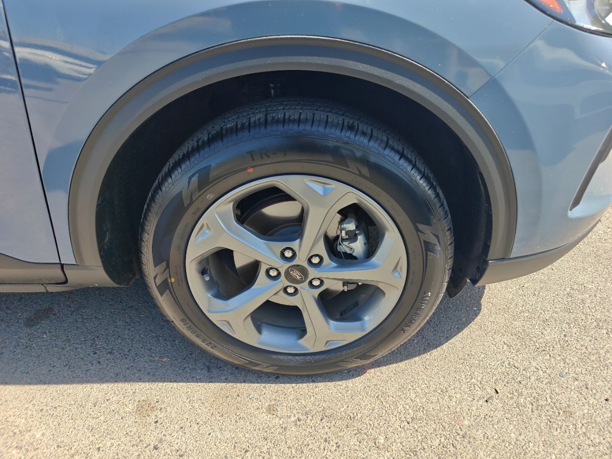 Ford Escape photo 8