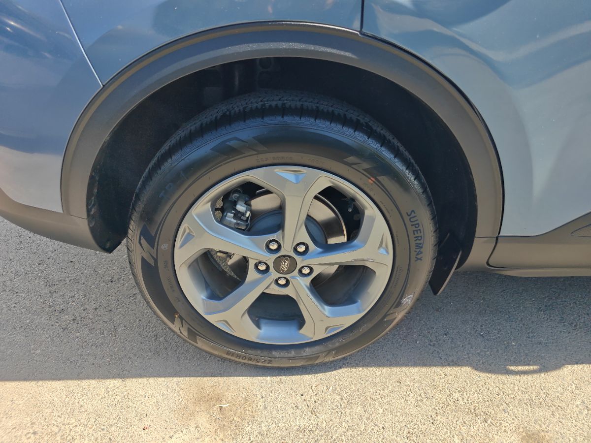 Ford Escape photo 9