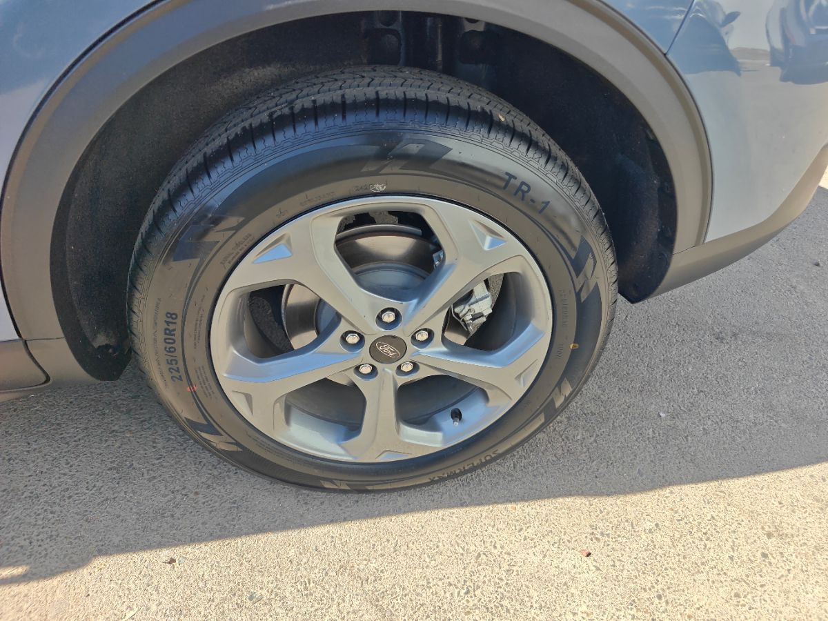 Ford Escape photo 16