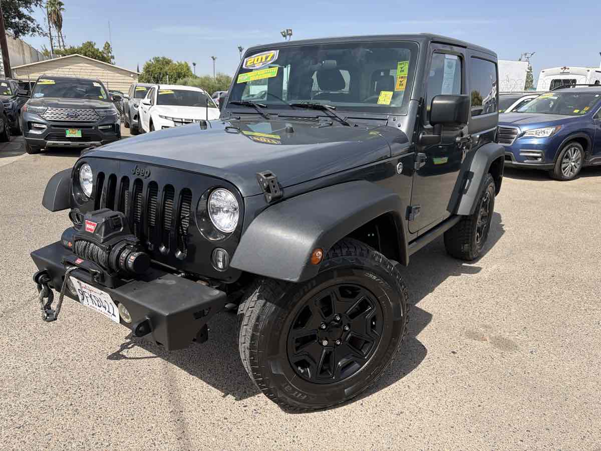 Jeep Wrangler photo 2