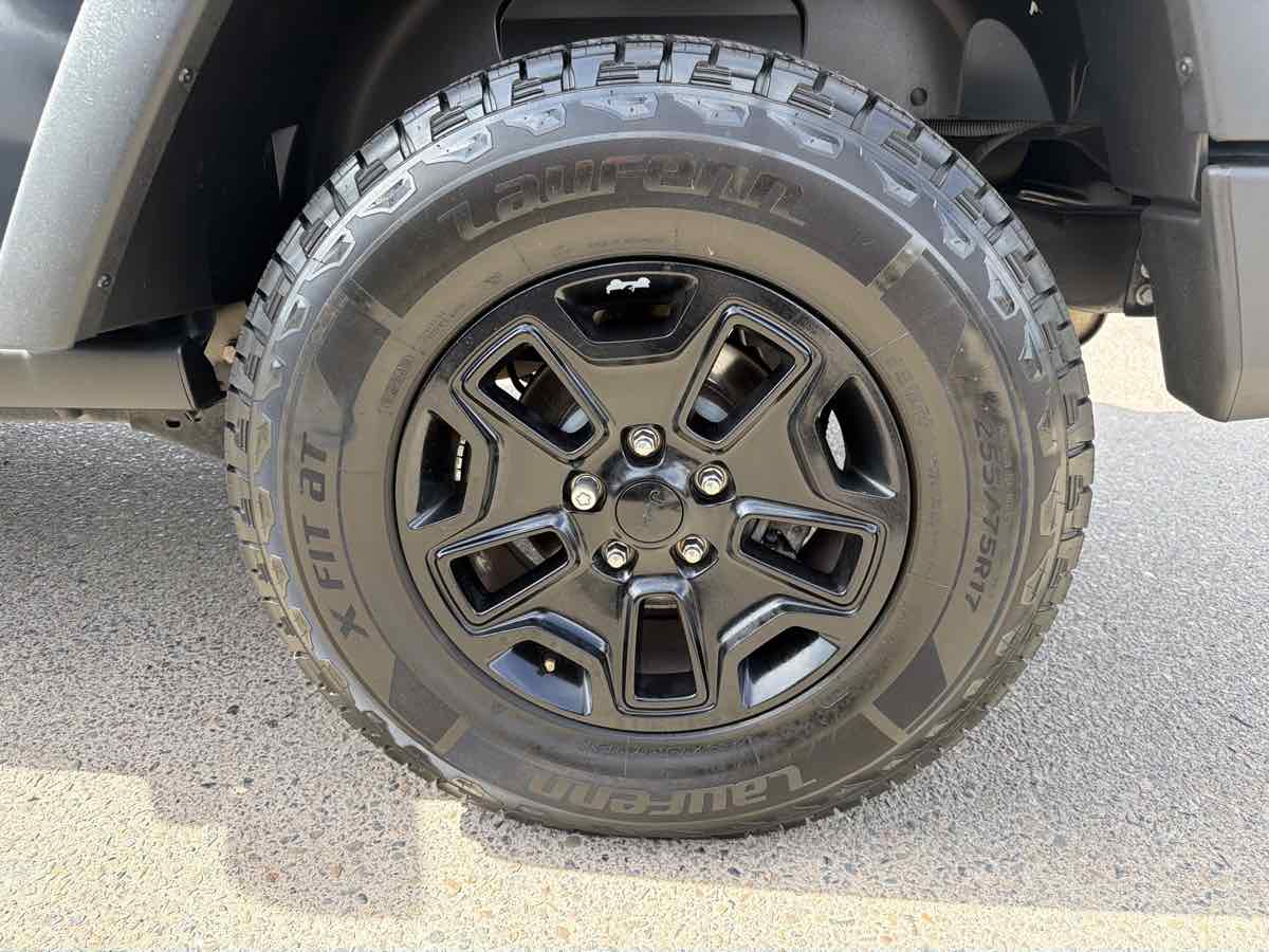 Jeep Wrangler photo 6