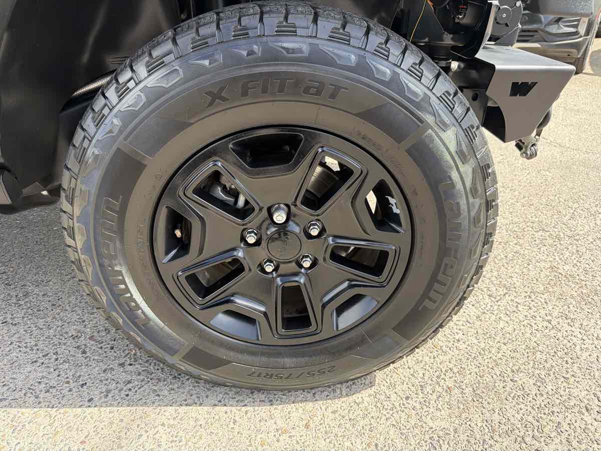 Jeep Wrangler photo 8