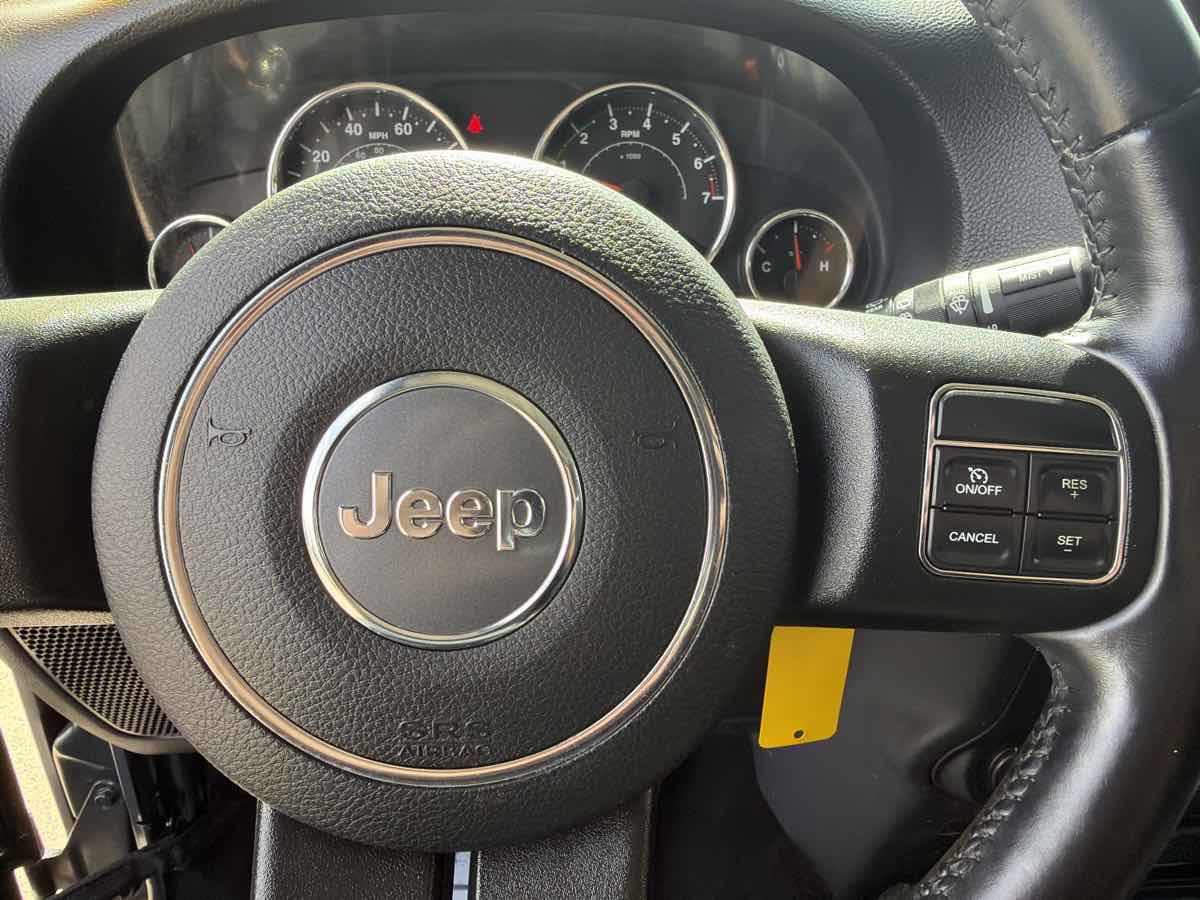 Jeep Wrangler photo 13