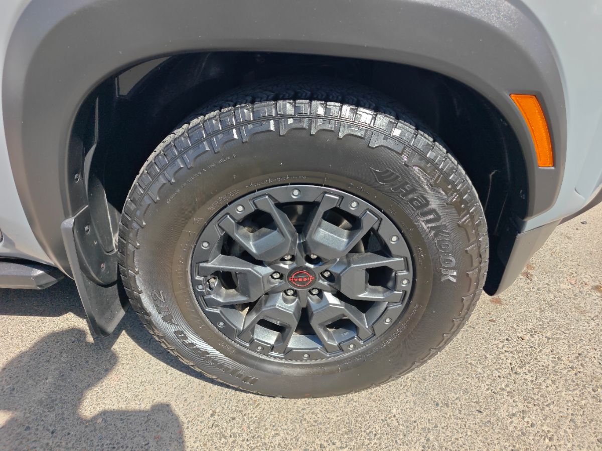 Nissan Frontier photo 8