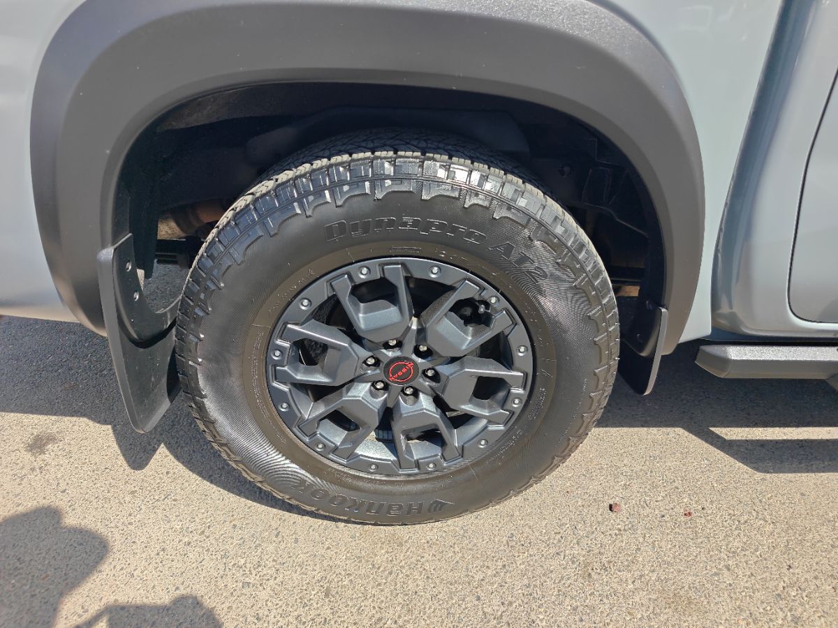 Nissan Frontier photo 9
