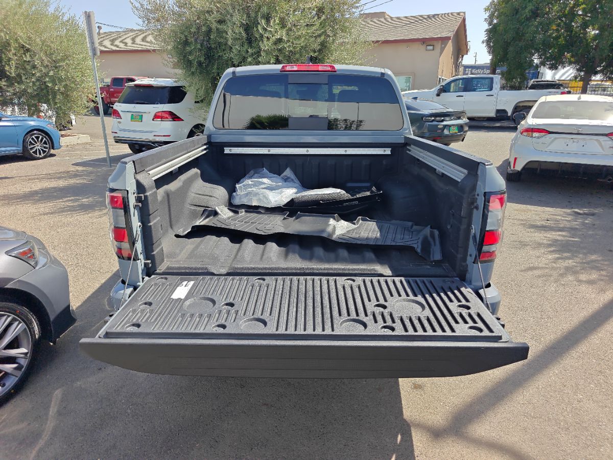 Nissan Frontier photo 14