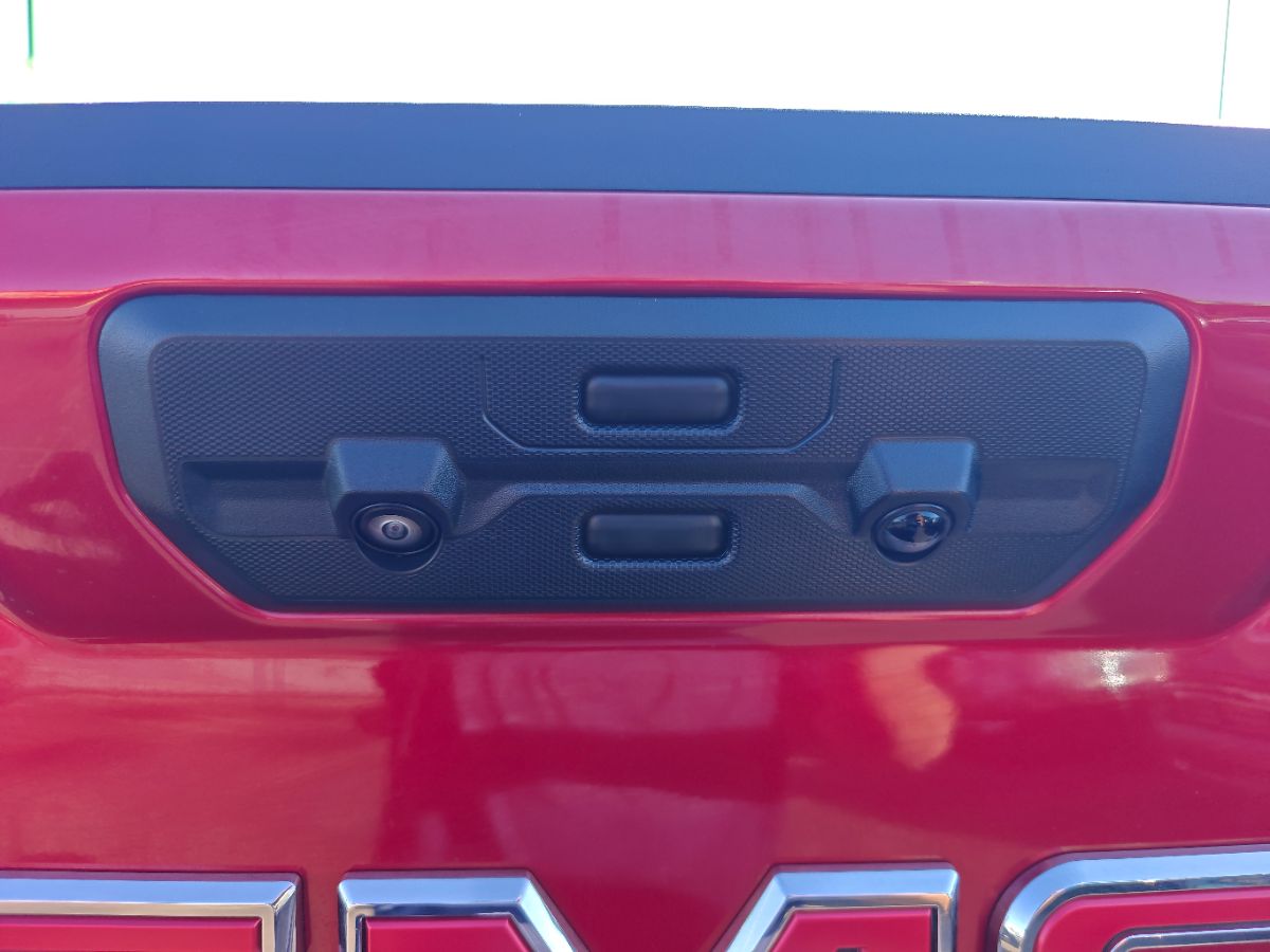 GMC Sierra photo 13