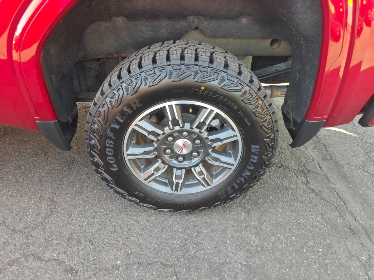 GMC Sierra photo 16