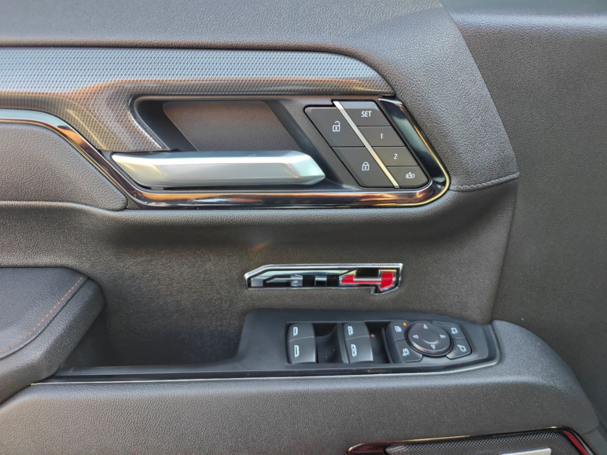 GMC Sierra photo 23
