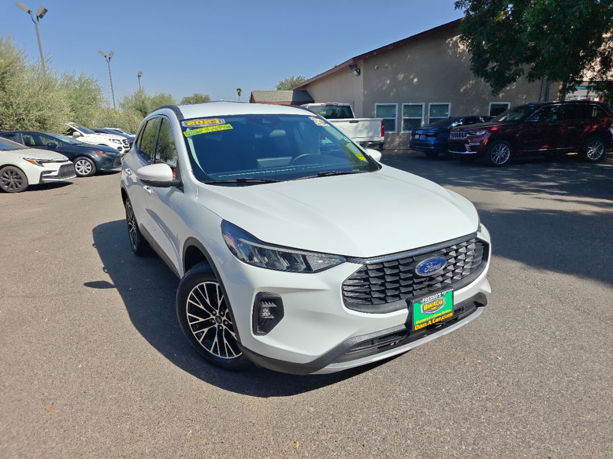 Ford Escape photo 3