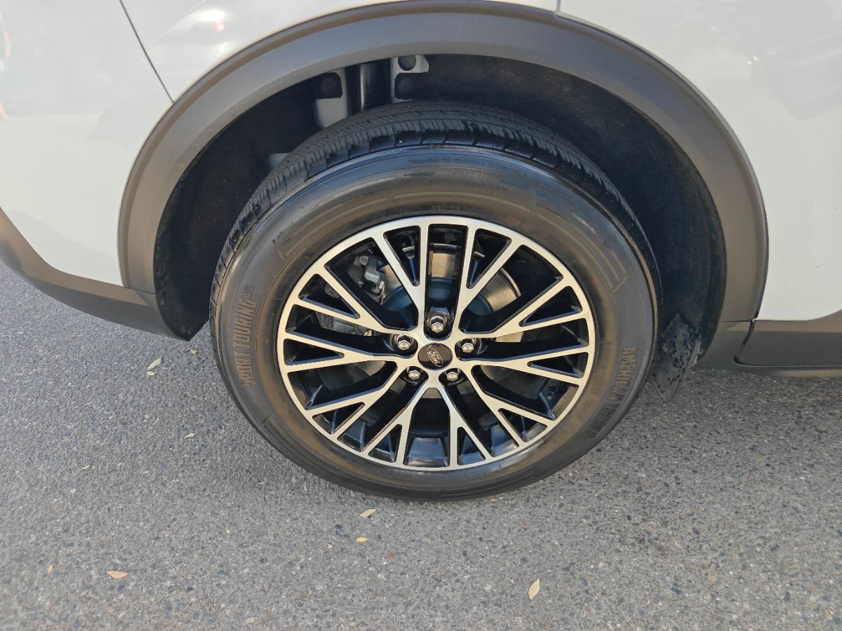 Ford Escape photo 9