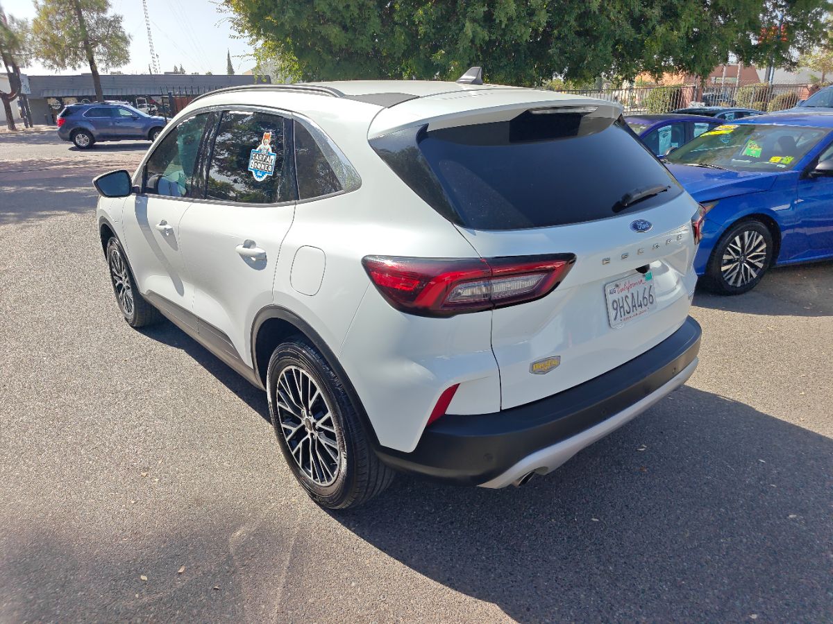 Ford Escape photo 12