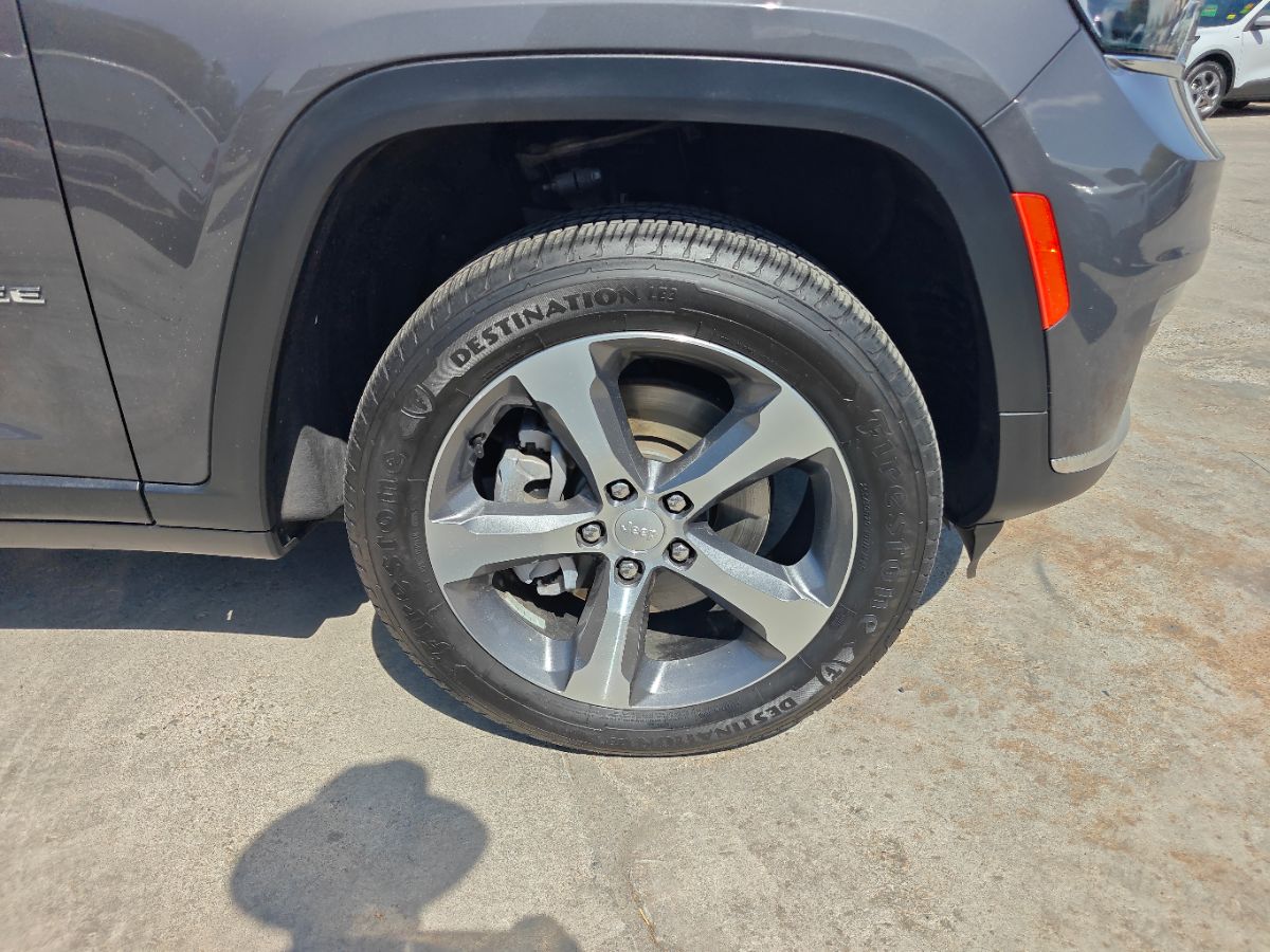 Jeep Grand Cherokee L photo 8