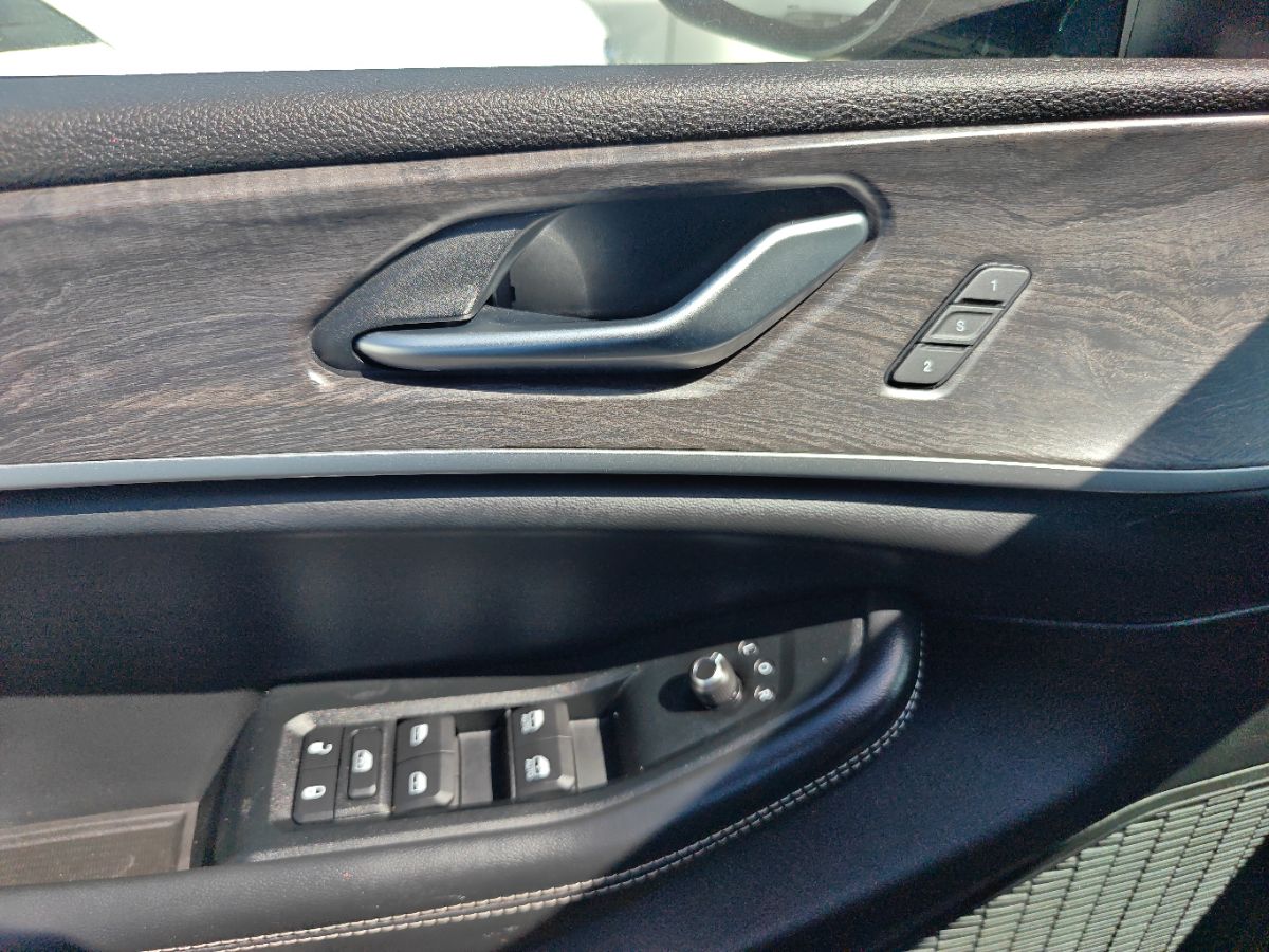 Jeep Grand Cherokee L photo 24