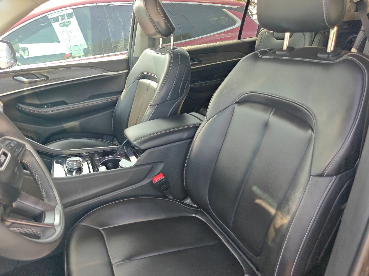 Jeep Grand Cherokee L photo 25
