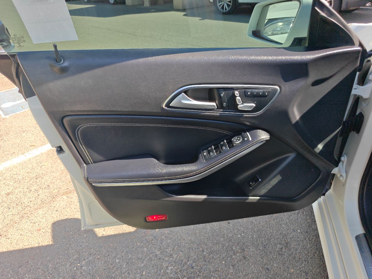 Mercedes-Benz CLA 250 photo 20