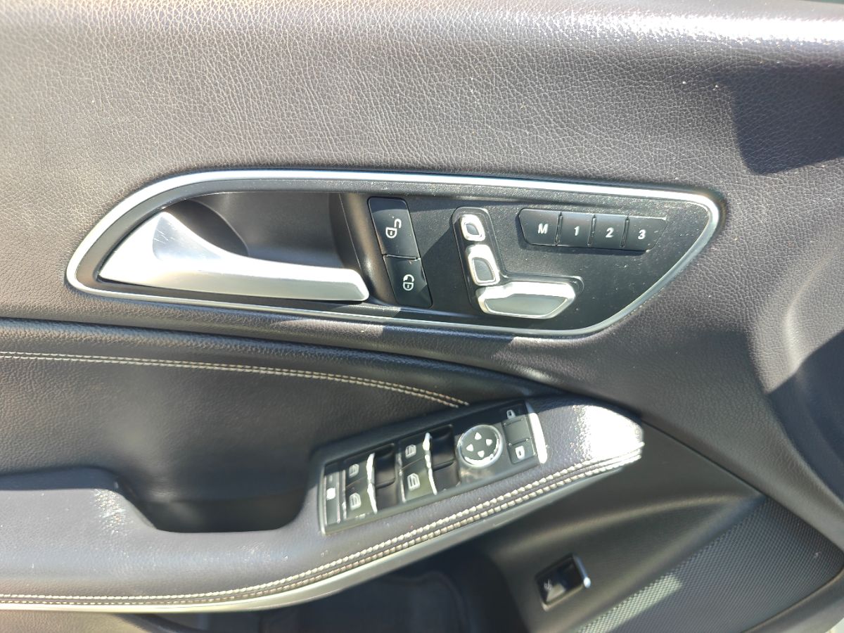 Mercedes-Benz CLA 250 photo 21