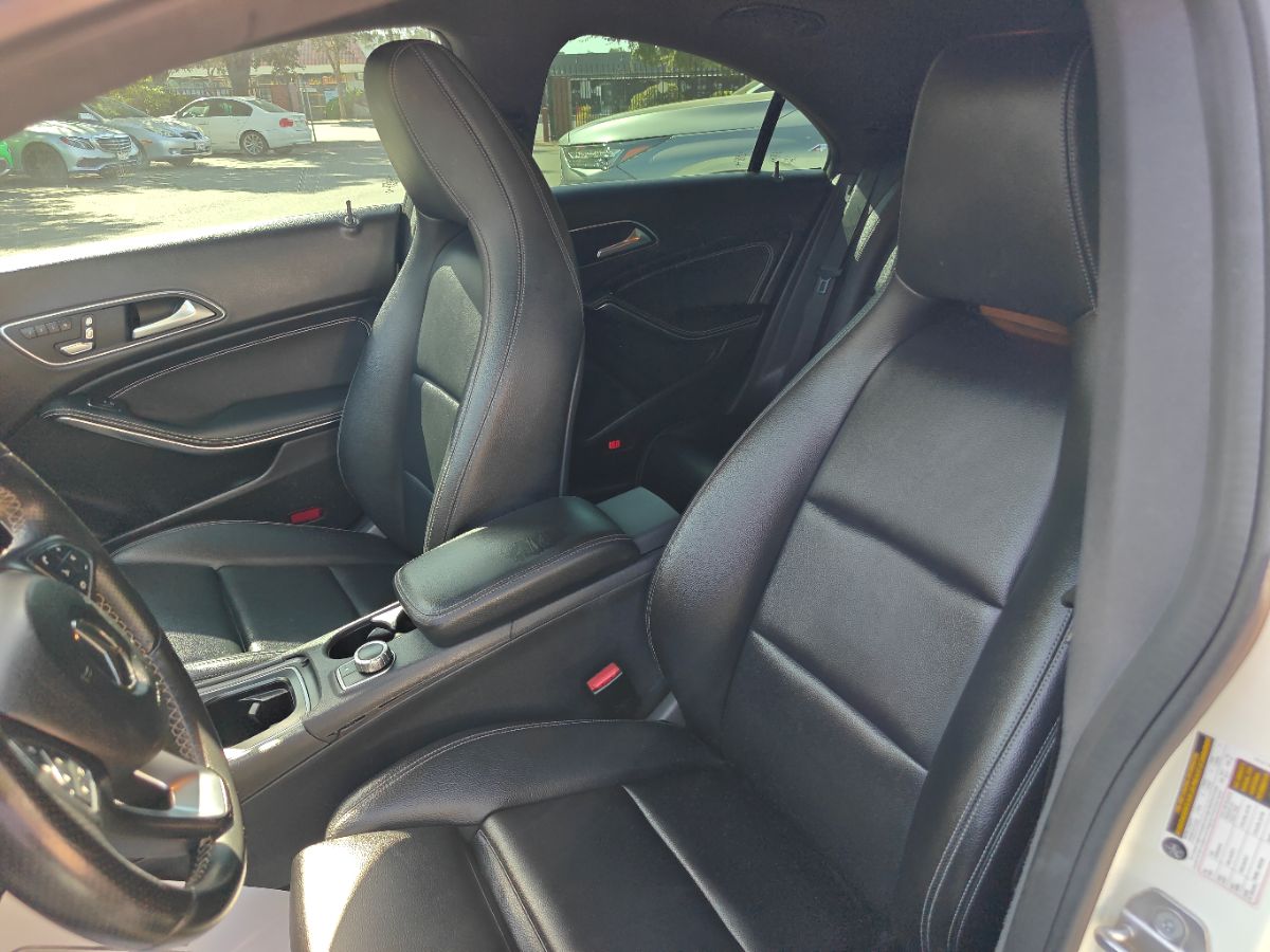 Mercedes-Benz CLA 250 photo 22